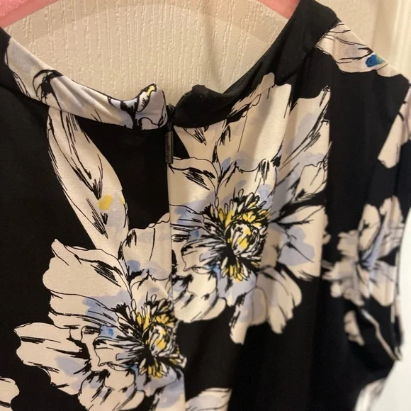 Polyester Top with bow size L - Picture 5 of 6